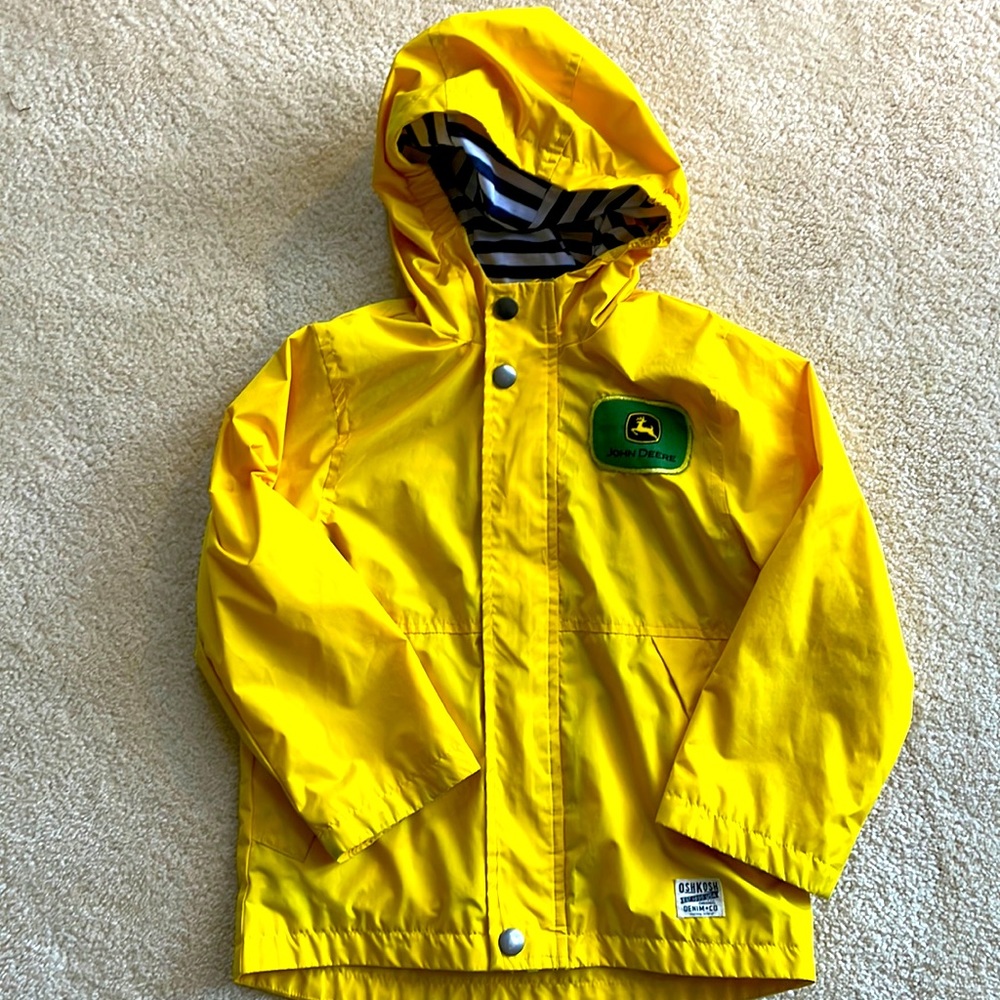 ⭐️⭐️5 listings for $15⭐️⭐️ Boys’ yellow rain jacket. Customized. Size 5-6. EUC.